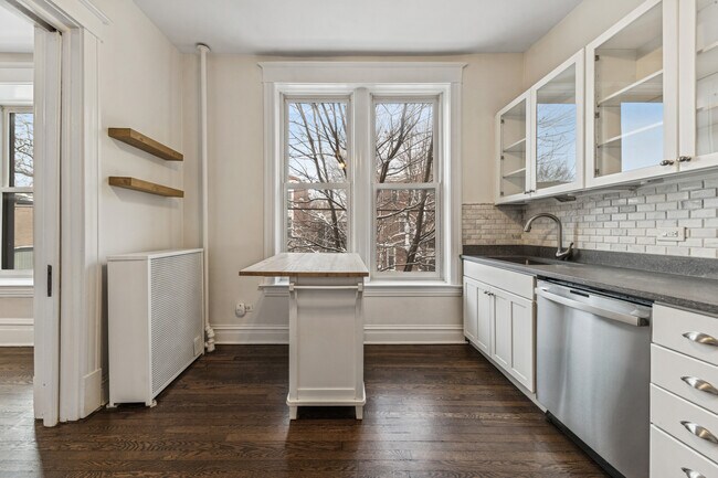 Building Photo - 2159 N Seminary Ave