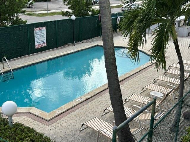 Building Photo - 2175 NE 56th St