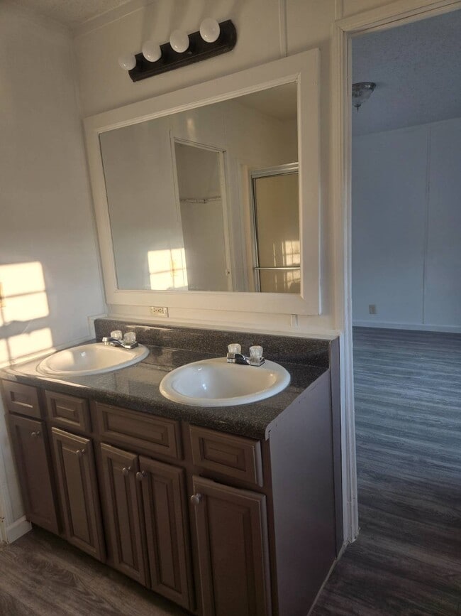 Building Photo - 1421 Cody Rd N