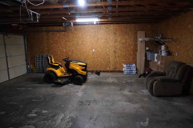 Building Photo - 37 Ems D22A Ln