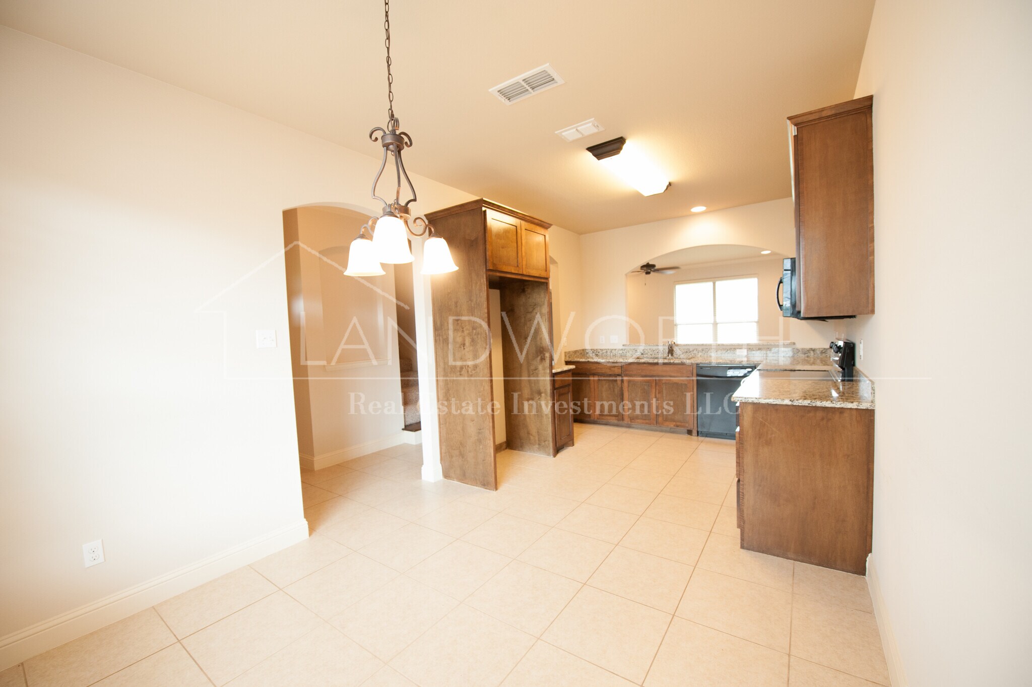 Kitchen - 4624 Angus Dr