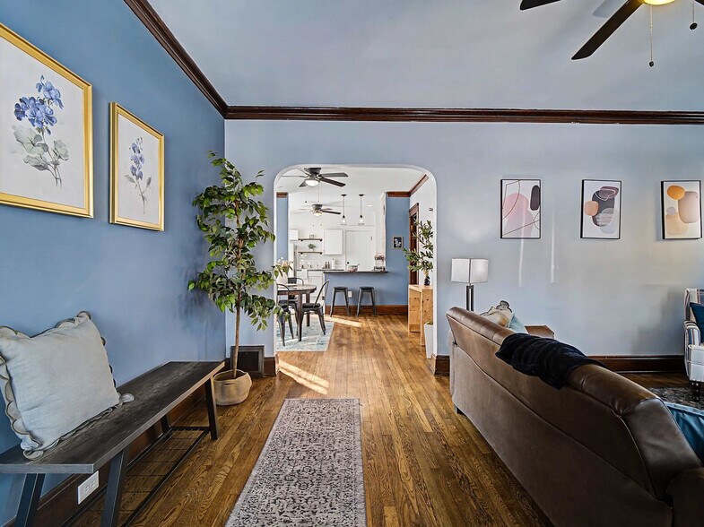 Building Photo - 10619 Bernard Ave