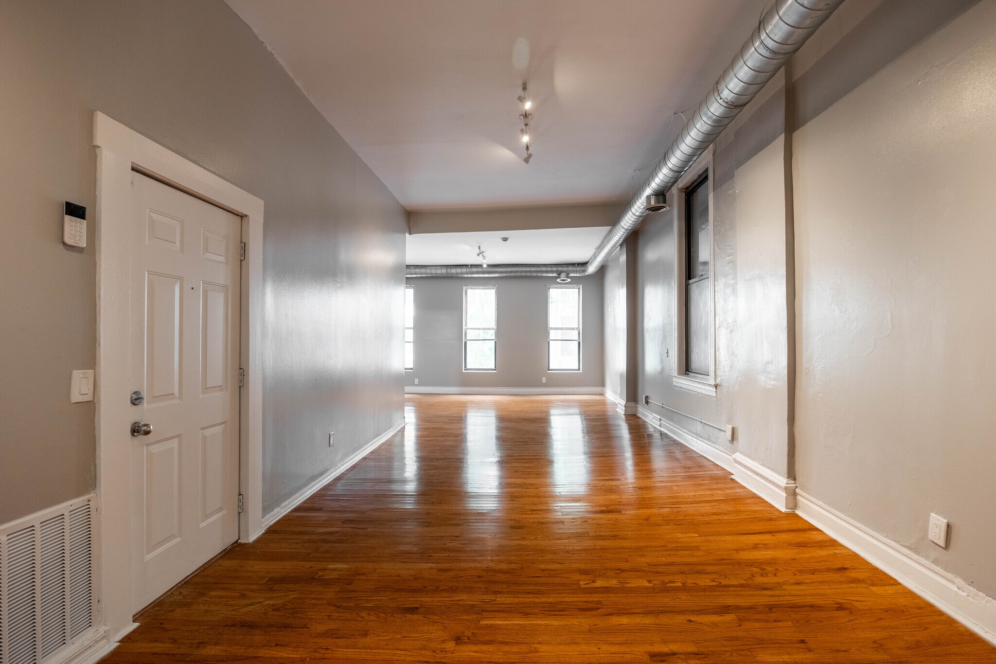 Building Photo - 1877 N Milwaukee Ave