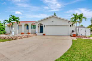 Building Photo - 922 Sago Palm Way