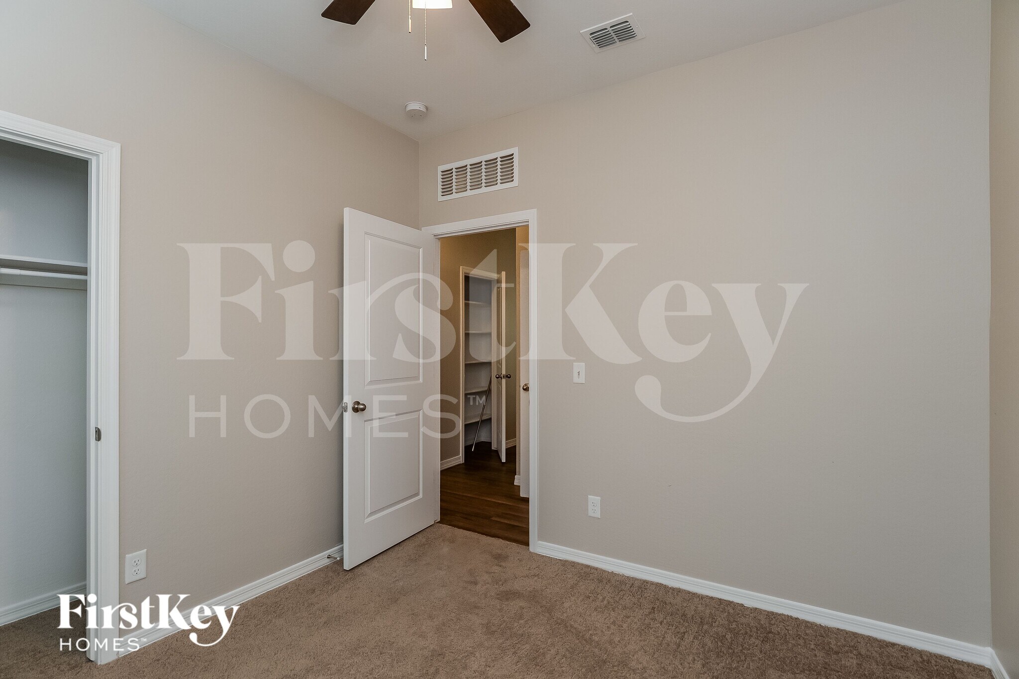 Building Photo - 354 W Powell Dr