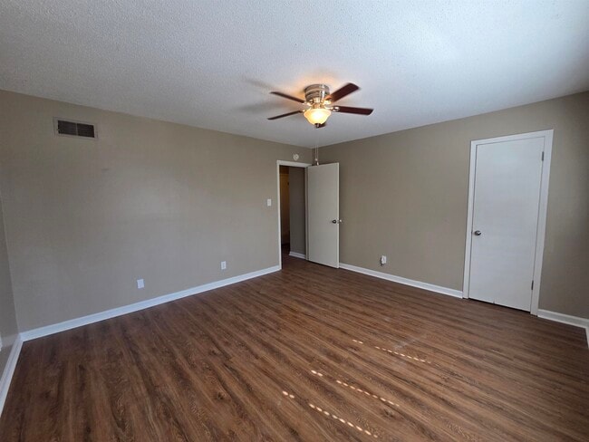 Building Photo - 2104 Harbert Ave