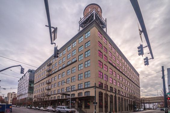 Building Photo - 1420 NW Lovejoy St