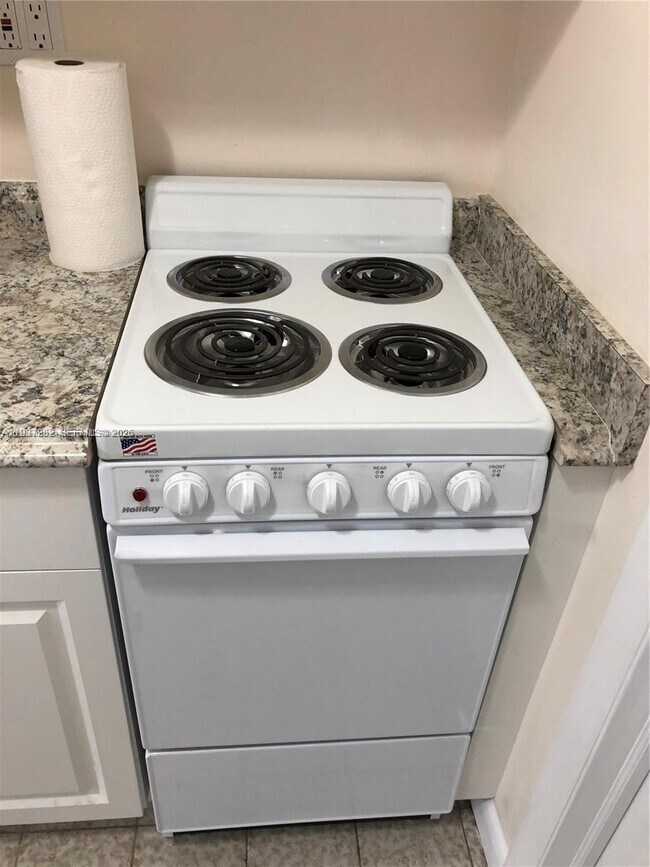 Building Photo - 6530 W 2nd Ct