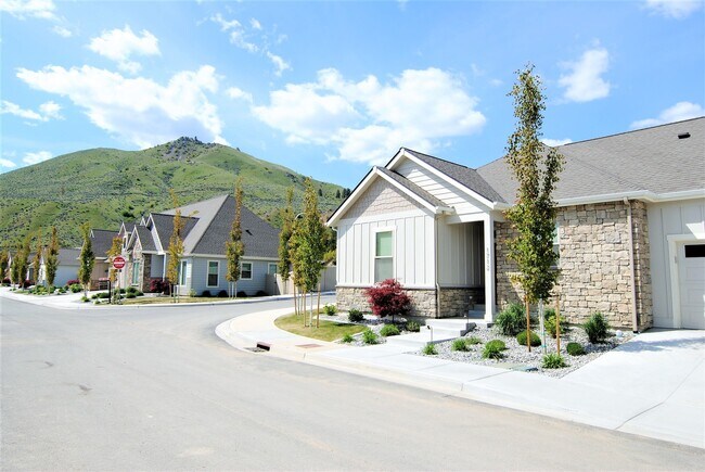 Building Photo - 1712/1714 Danny Boy Ln. Duplex