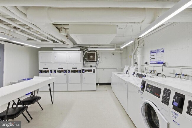 Building Photo - 1200 S Arlington Ridge Rd