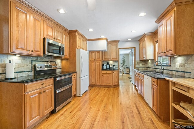 Building Photo - 98 Ludlam Rd