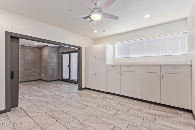 Building Photo - 129 N 11th Ave