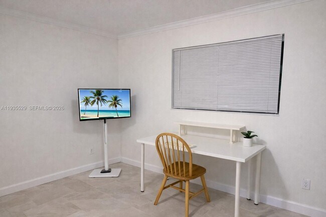 Building Photo - 232 SE 6th St