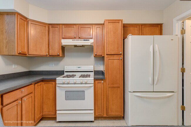 Building Photo - 2417 Stoughton Cir