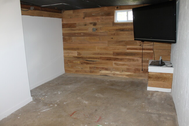 Building Photo - 63 Holly Dr