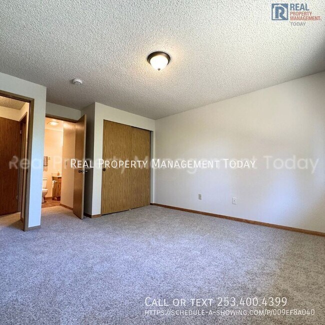 Building Photo - 9920 132nd St Ct E