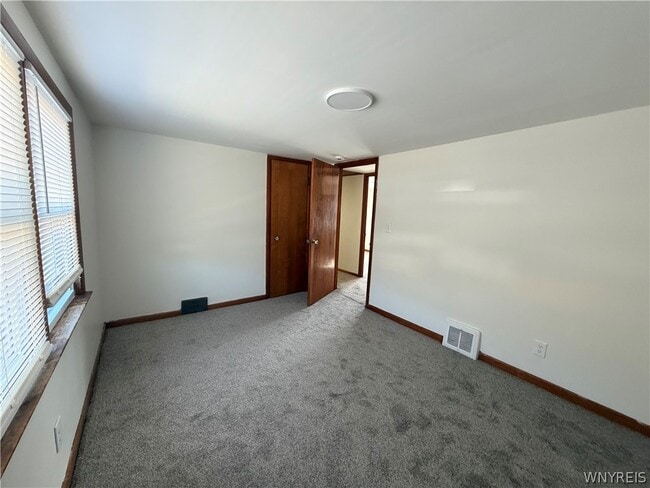 Building Photo - 77 Balbach Dr