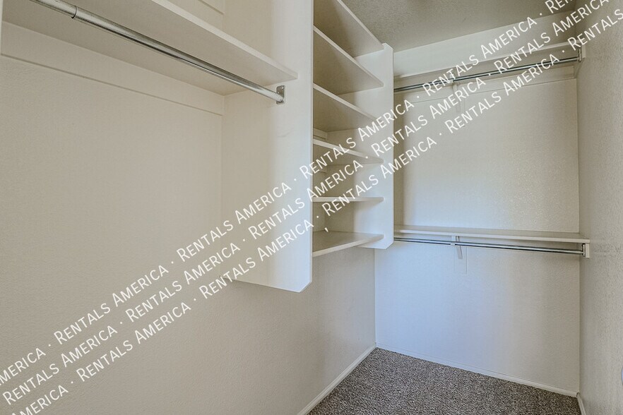Building Photo - 16070 W Kendall St