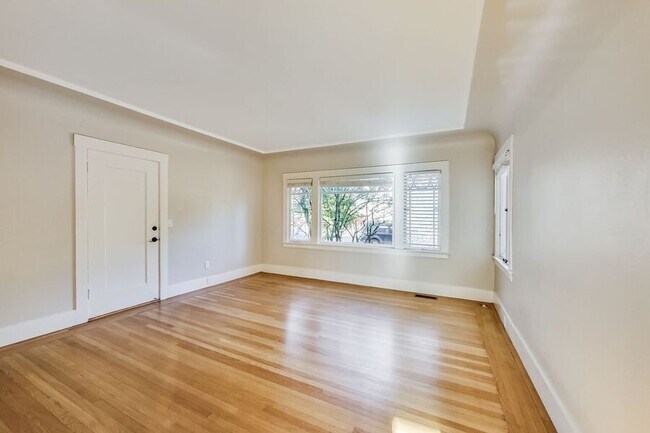 Building Photo - 508 Valle Vista Ave