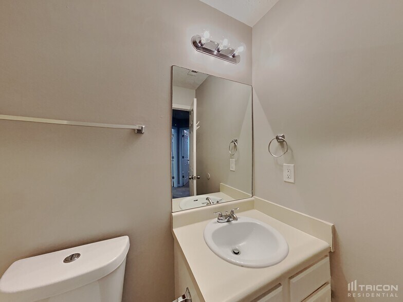 Building Photo - 1124 Whisper Wind Dr