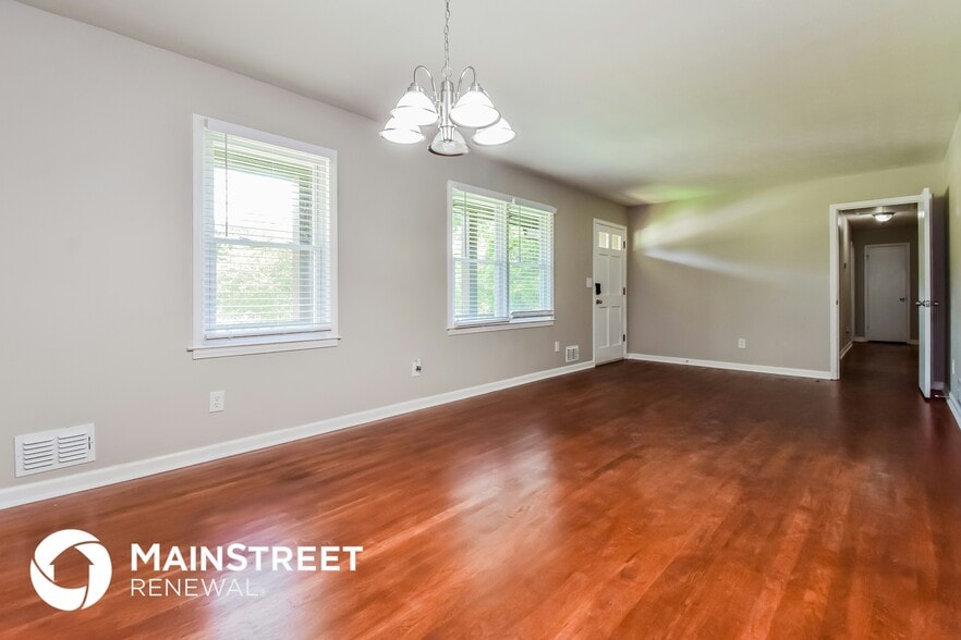 Building Photo - 1277 Scenic Way SW