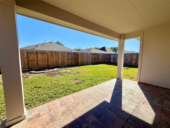 Building Photo - 11807 Green Colling Park Dr