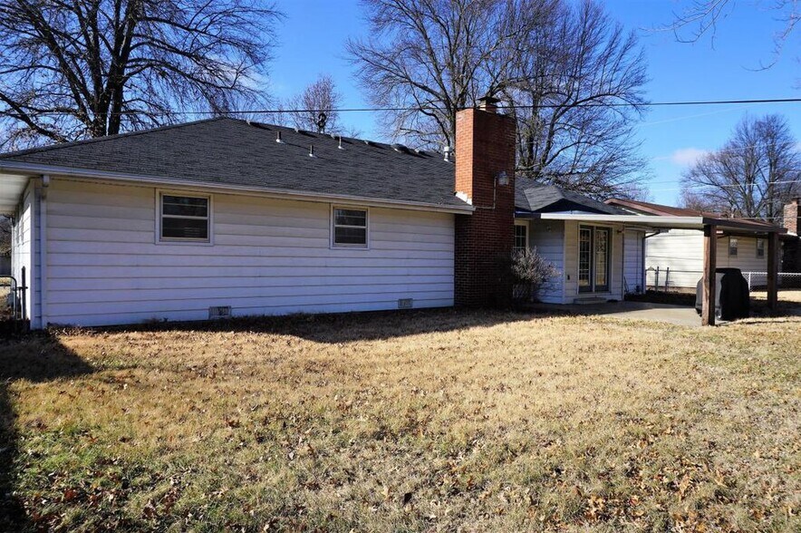 Building Photo - 2536 S McCann Ave