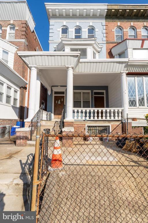 Building Photo - 5003 Pine St