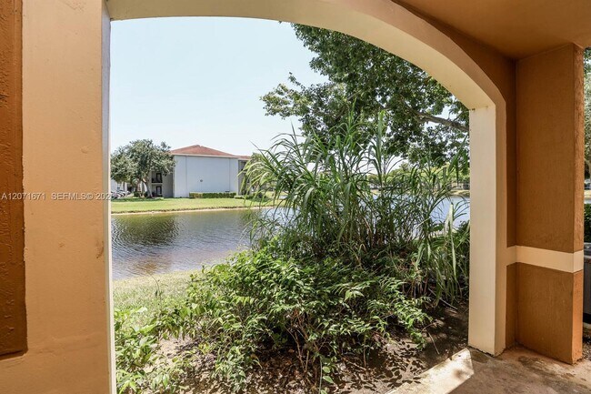 Building Photo - 8050 N Nob Hill Rd
