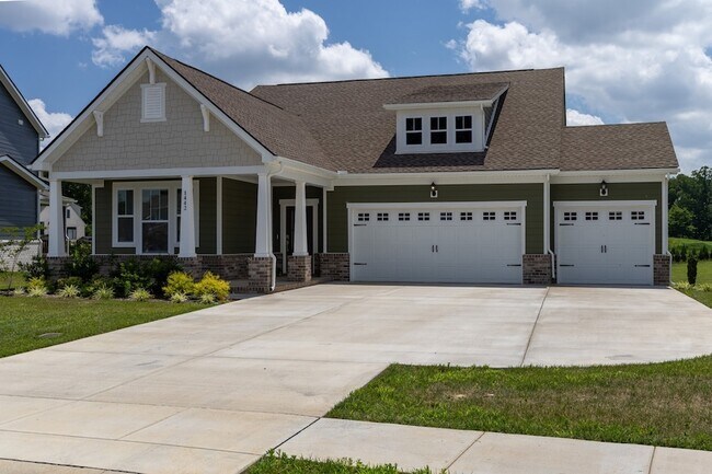 Building Photo - 1442 English Oak Dr