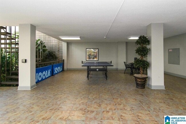 Building Photo - 1120 Beacon Pkwy W