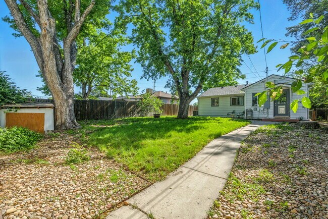 Building Photo - 2875 Fenton St