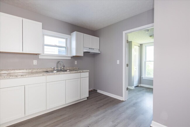 Building Photo - 4004 Grand Ave