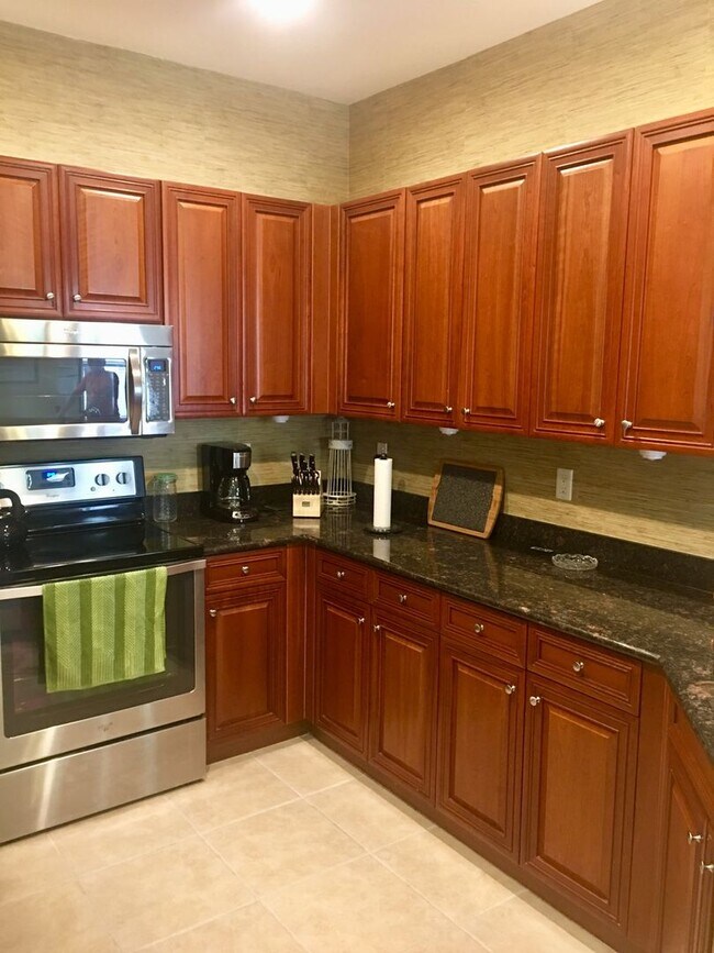 Building Photo - AVAILABLE SEASON 2027!   ACAPULCO CLUB CONDOMINIUM  3 BED, 2 BATH