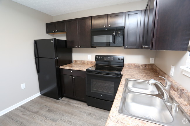 3BR, 2BA - 1,275 SF - Kitchen - Vaughan Village Apartments