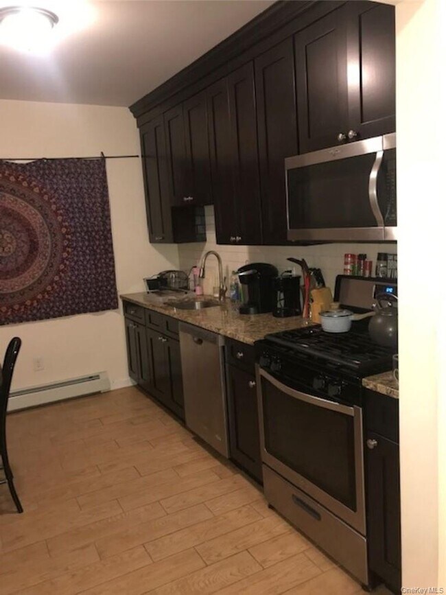 Building Photo - 165-167 E Main St