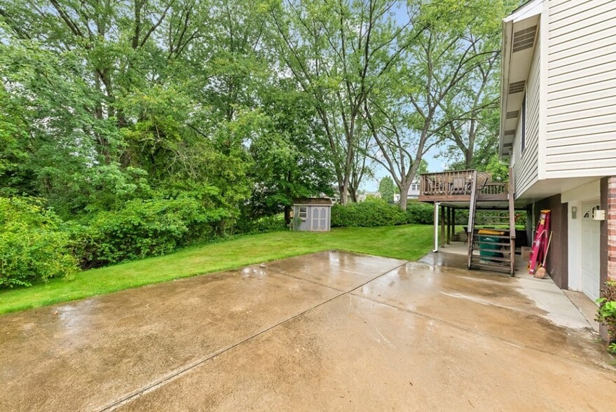 Building Photo - 236 Cresthaven Ln