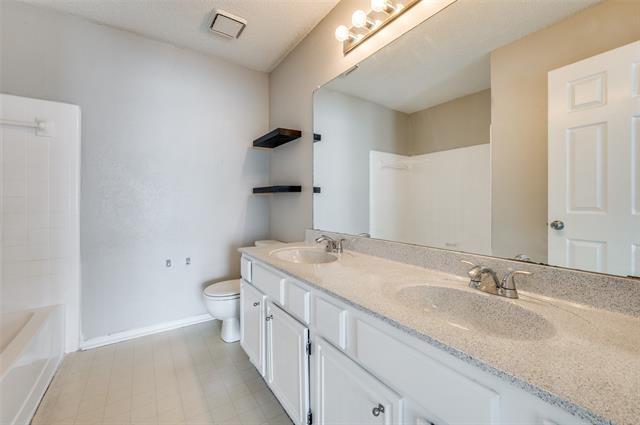 Building Photo - 10101 Concord Dr