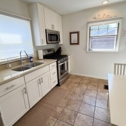 Building Photo - 319 S Porter St