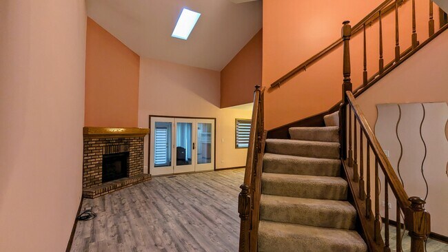 Building Photo - 1799 Monterey Ct