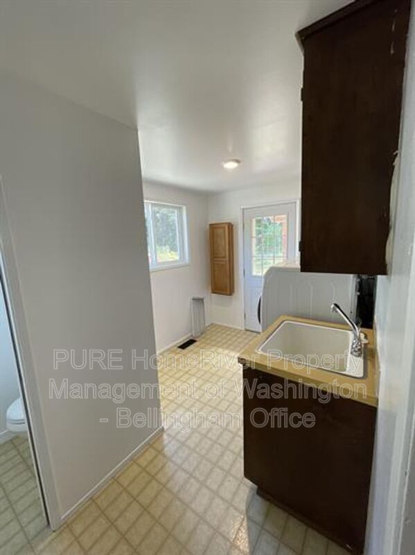 Building Photo - 3910 Pueblo Heights