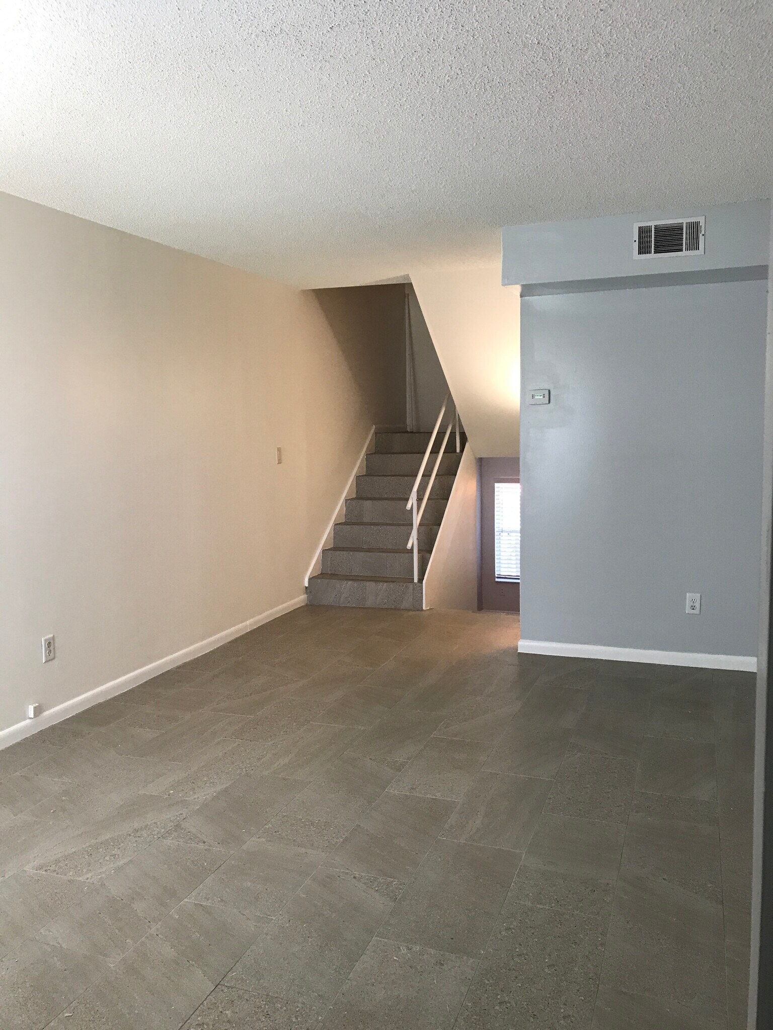 Building Photo - 4511 W La Villa Ln