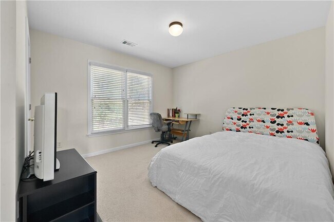 Building Photo - 3945 Summit Gate Dr