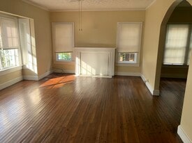 Building Photo - 321 5th Ave