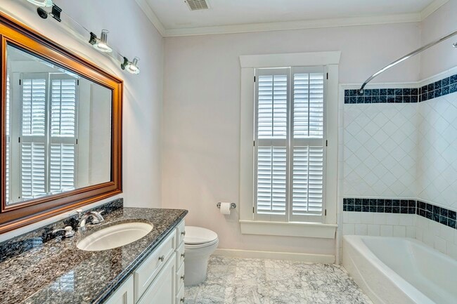 Building Photo - 1403 Bonnie Brae St