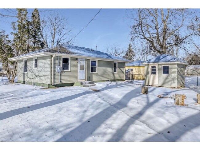 Building Photo - 6300 Quebec Ave N