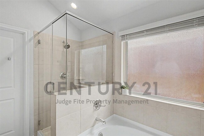 Building Photo - 1825 Agarito Dr