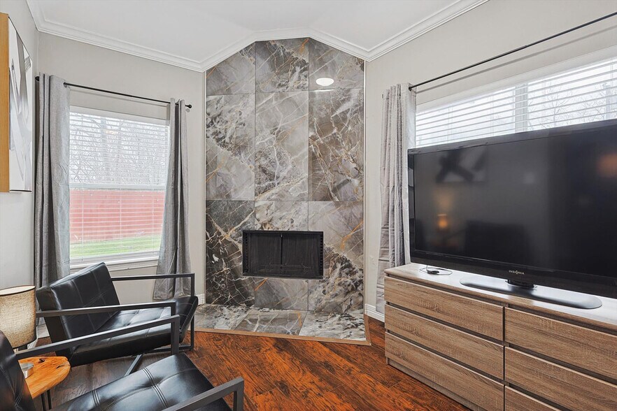 Building Photo - 3205 Vinson Ct