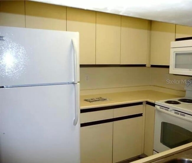 Building Photo - 733 Carpenters Way