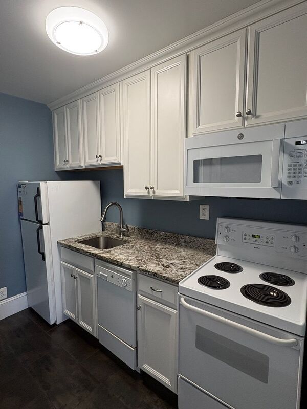 Building Photo - 1118 St Paul St